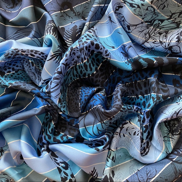 NWT Hermes Jungle Love Rainbow Silk Scarf - Picture 15 of 16